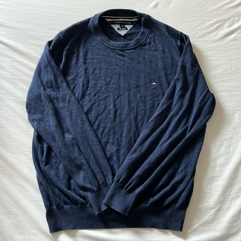 navy blue tommy hilfiger crewneck